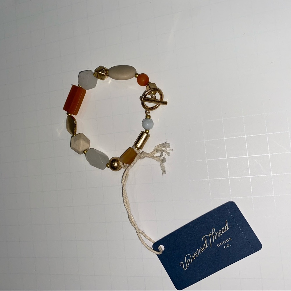 Universal Thread Bracelet - Picture 2 of 3